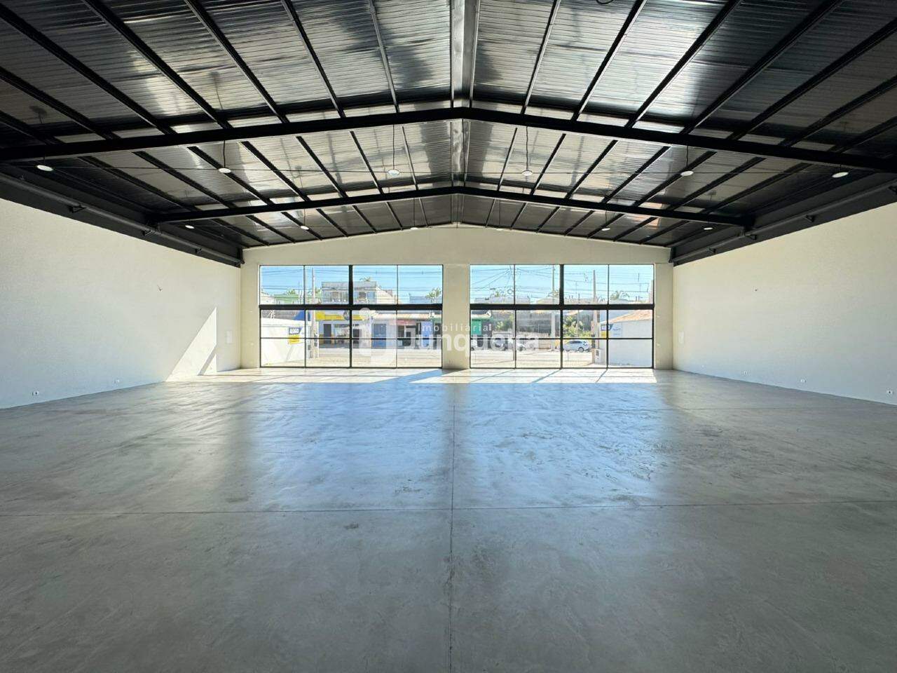 Salão para alugar, 4 vagas, no bairro Campestre em Piracicaba - SP