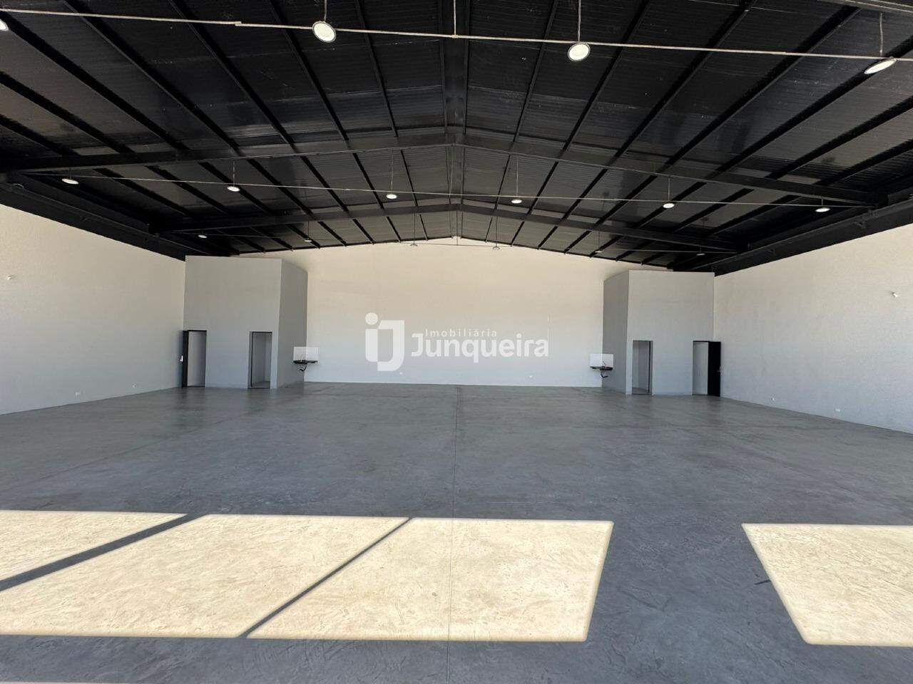 Salão para alugar, 4 vagas, no bairro Campestre em Piracicaba - SP