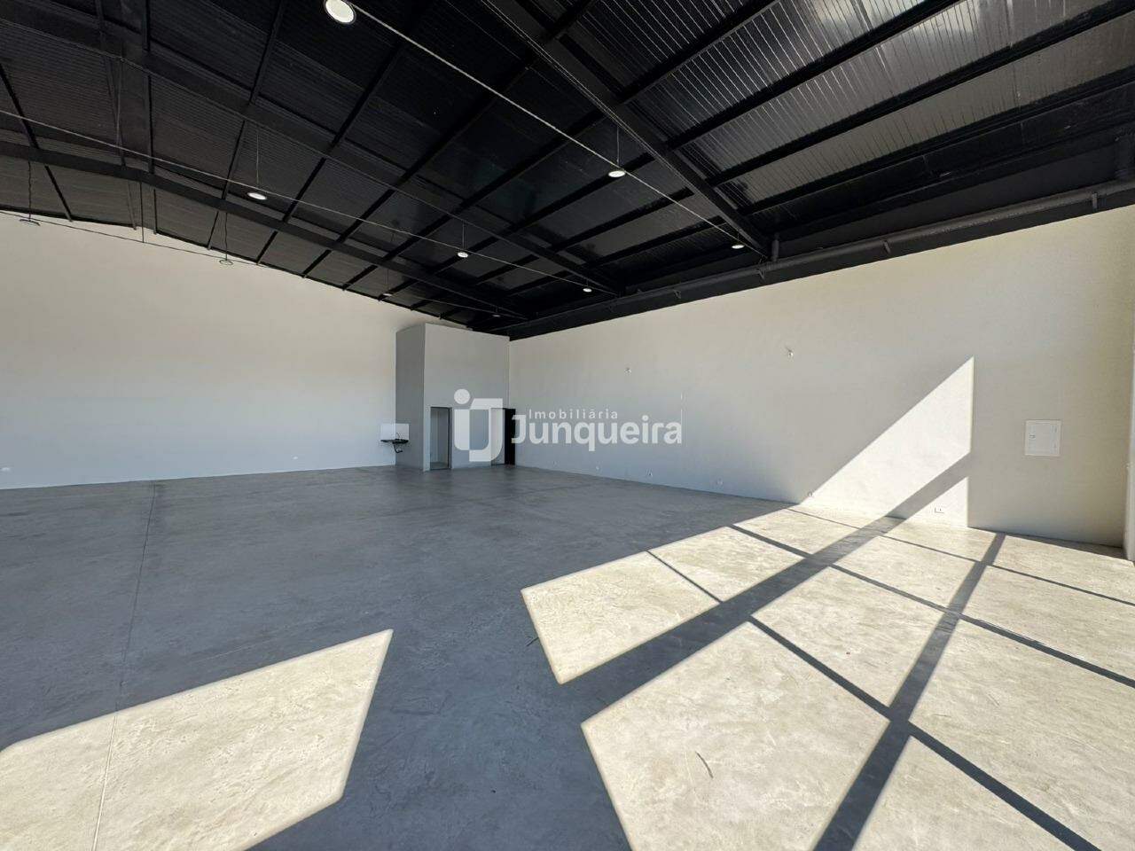 Salão para alugar, 4 vagas, no bairro Campestre em Piracicaba - SP