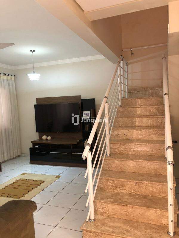 Casa à venda, 3 quartos, sendo 1 suíte, 2 vagas, no bairro Jardim Caxambu em Piracicaba - SP