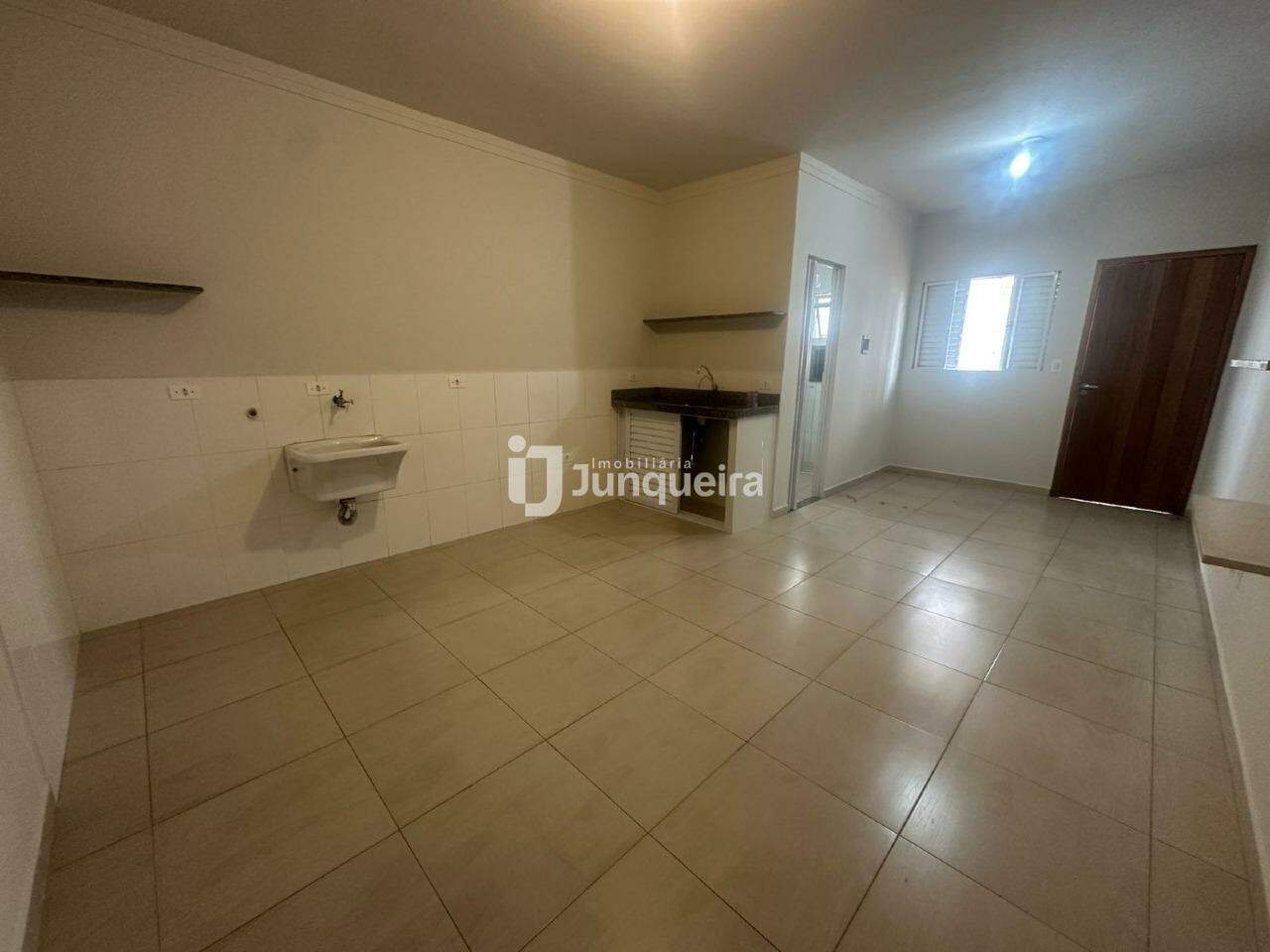 Kitnet para alugar, 1 vaga, no bairro Piracicamirim em Piracicaba - SP