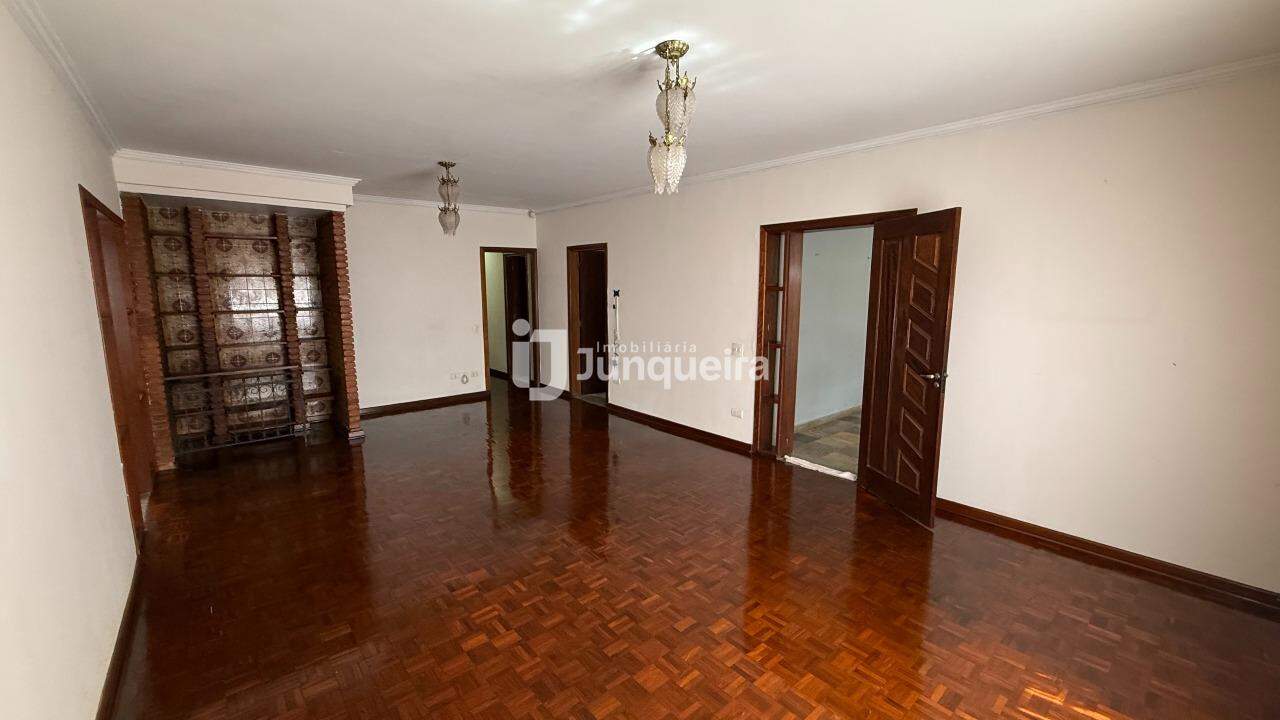 Casa para alugar, 3 quartos, sendo 1 suíte, 2 vagas, no bairro Nova Piracicaba em Piracicaba - SP