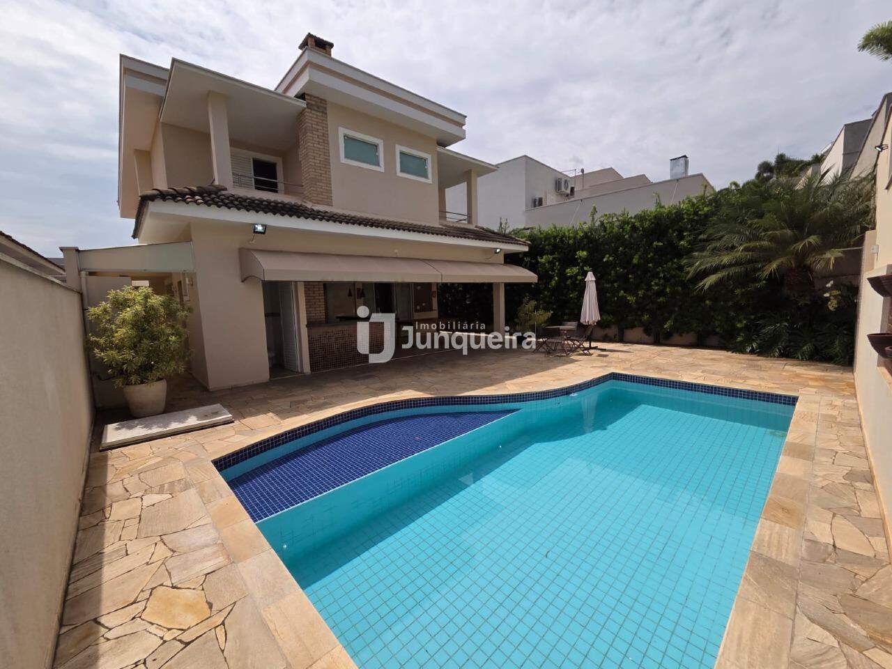 Casa em Condomínio à venda no Reserva do Engenho , 3 quartos, sendo 3 suítes, 4 vagas, no bairro Reserva do Engenho em Piracicaba - SP