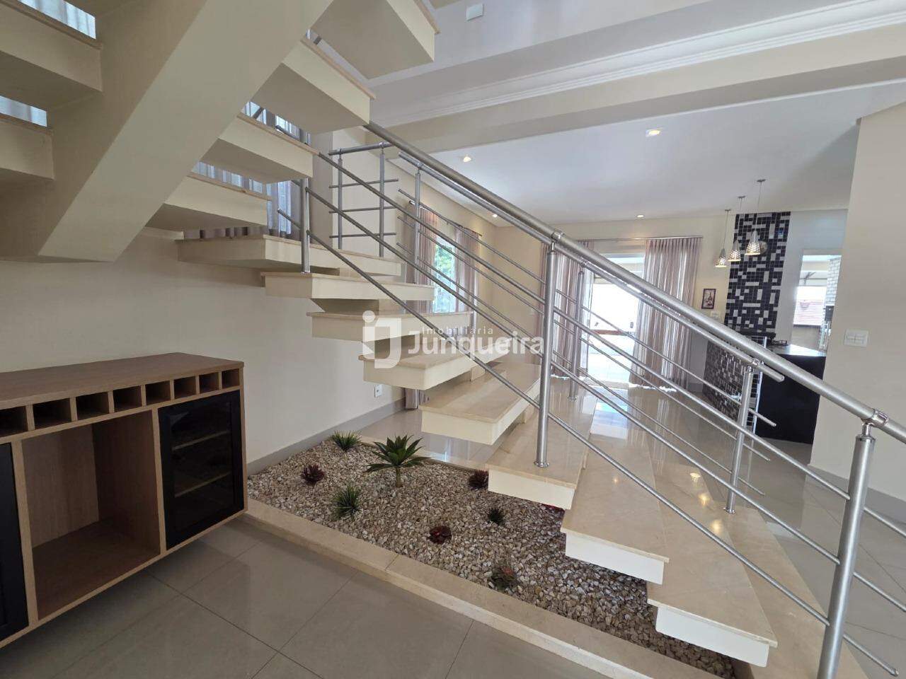 Casa em Condomínio à venda no Reserva do Engenho , 3 quartos, sendo 3 suítes, 4 vagas, no bairro Reserva do Engenho em Piracicaba - SP