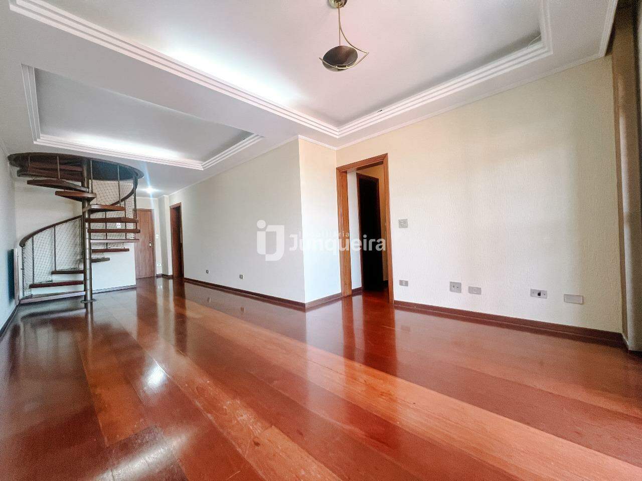 Apartamento à venda no Ouro Preto, 3 quartos, sendo 1 suíte, 2 vagas, no bairro Cidade Alta em Piracicaba - SP