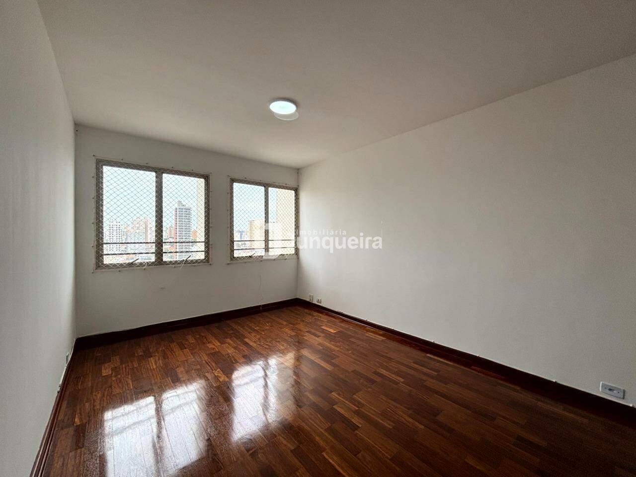 Apartamento à venda no Jamaica, 3 quartos, sendo 1 suíte, 2 vagas, no bairro São Judas em Piracicaba - SP