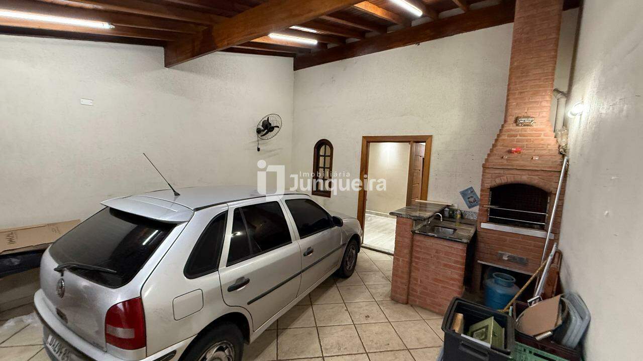 Casa para alugar, 2 quartos, sendo 1 suíte, 2 vagas, no bairro Santa Terezinha em Piracicaba - SP