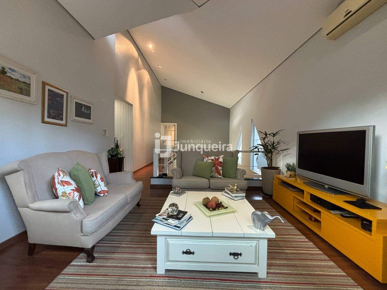 Casa em Condomínio à venda no Terras de Piracicaba III , 4 quartos, sendo 2 suítes, 6 vagas, no bairro Terras de Piracicaba III em Piracicaba - SP