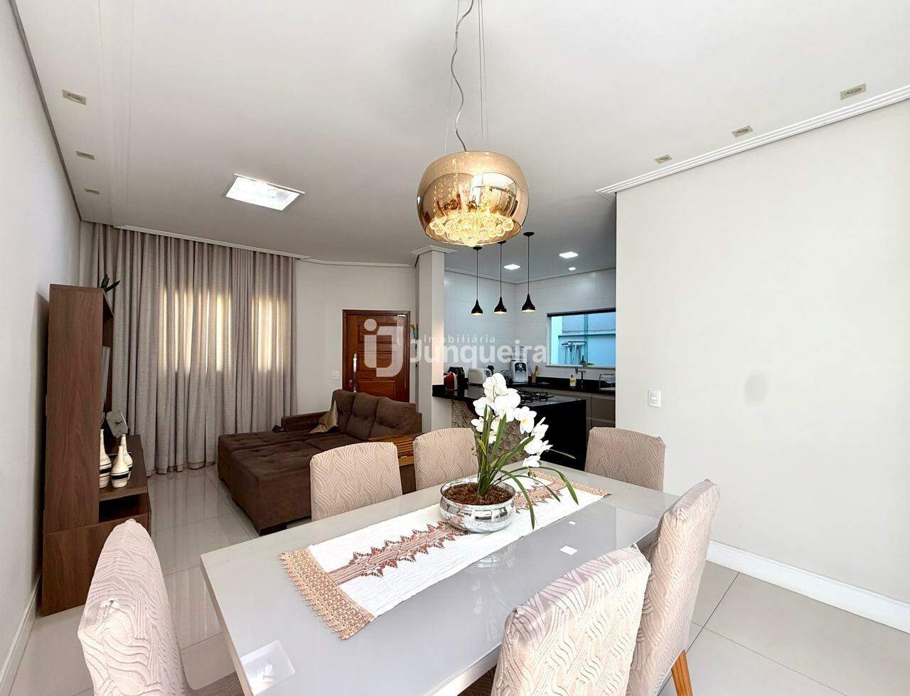 Casa em Condomínio à venda no Lazuli Club, 3 quartos, sendo 1 suíte, 2 vagas, no bairro Lazuli Club em Piracicaba - SP