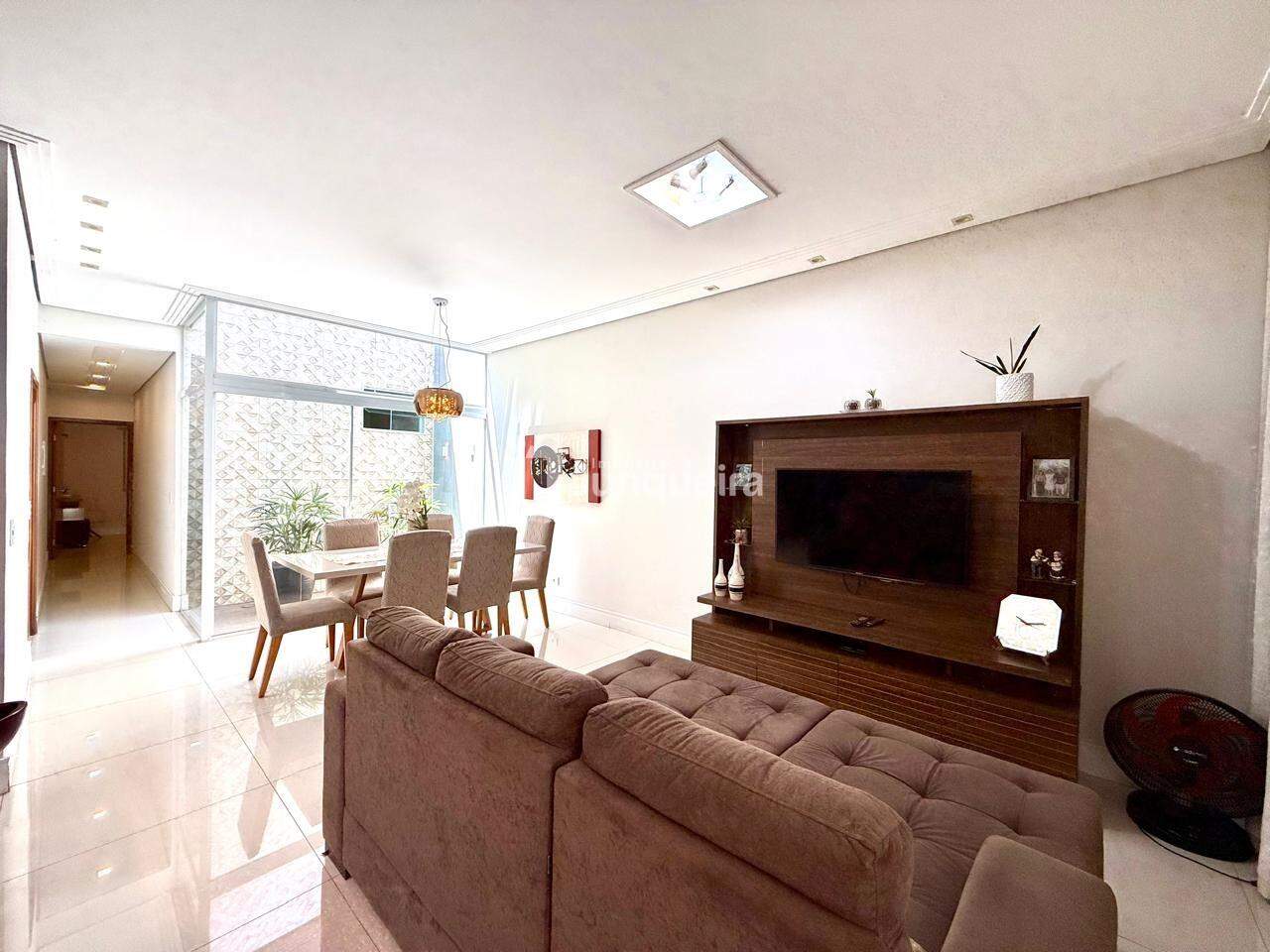 Casa em Condomínio à venda no Lazuli Club, 3 quartos, sendo 1 suíte, 2 vagas, no bairro Lazuli Club em Piracicaba - SP