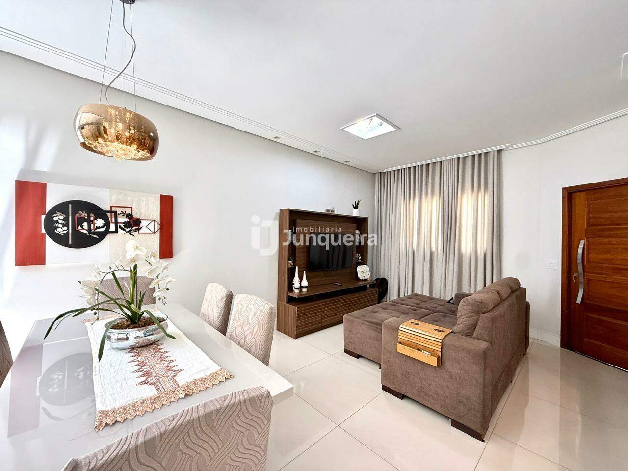 Casa em Condomínio à venda no Lazuli Club, 3 quartos, sendo 1 suíte, 2 vagas, no bairro Lazuli Club em Piracicaba - SP