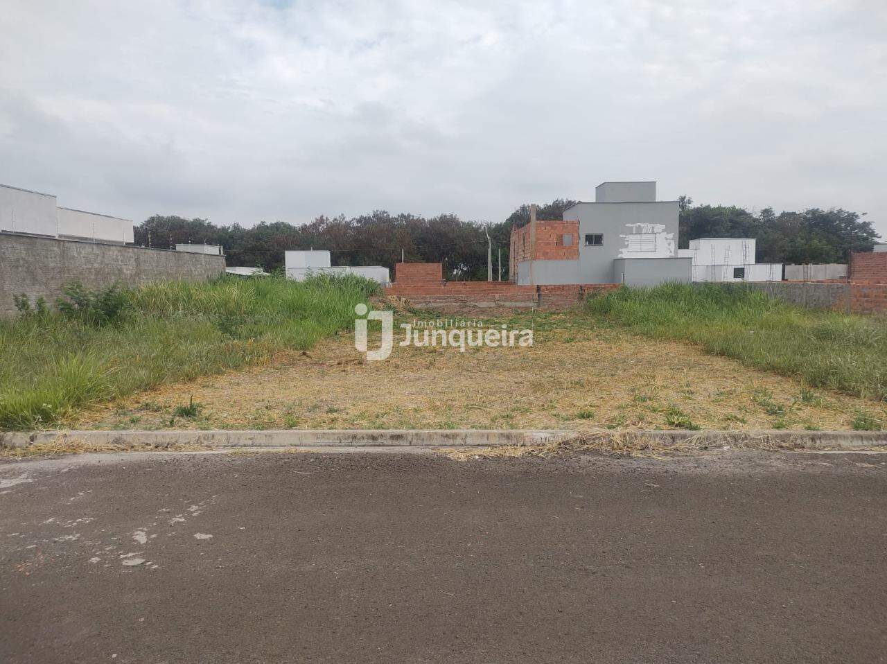 Terreno à venda, no bairro Campestre em Piracicaba - SP