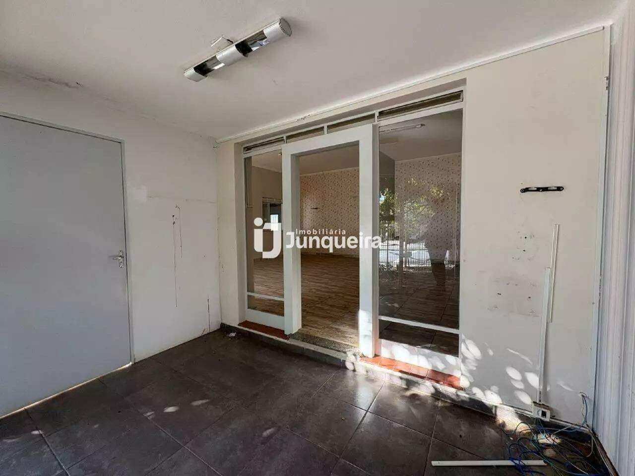 Casa Comercial à venda, 4 quartos, sendo 1 suíte, no bairro Vila Independência em Piracicaba - SP