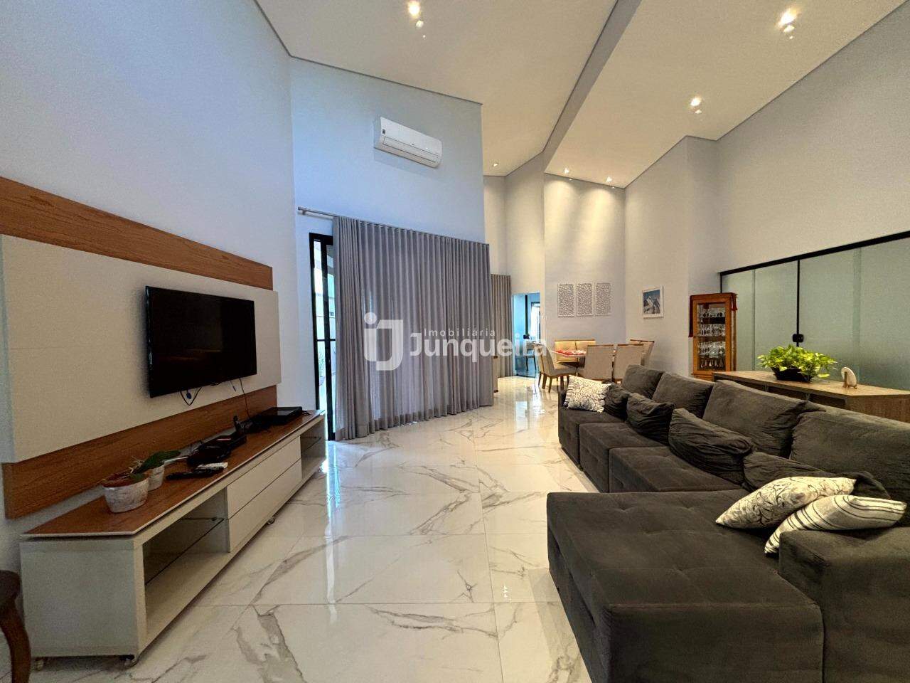 Casa em Condomínio à venda no Morada do Engenho, 3 quartos, sendo 3 suítes, 4 vagas, no bairro Morada do Engenho  em Piracicaba - SP