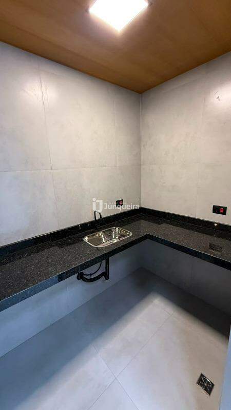 Sala Comercial para alugar, no bairro Santa Terezinha em Piracicaba - SP