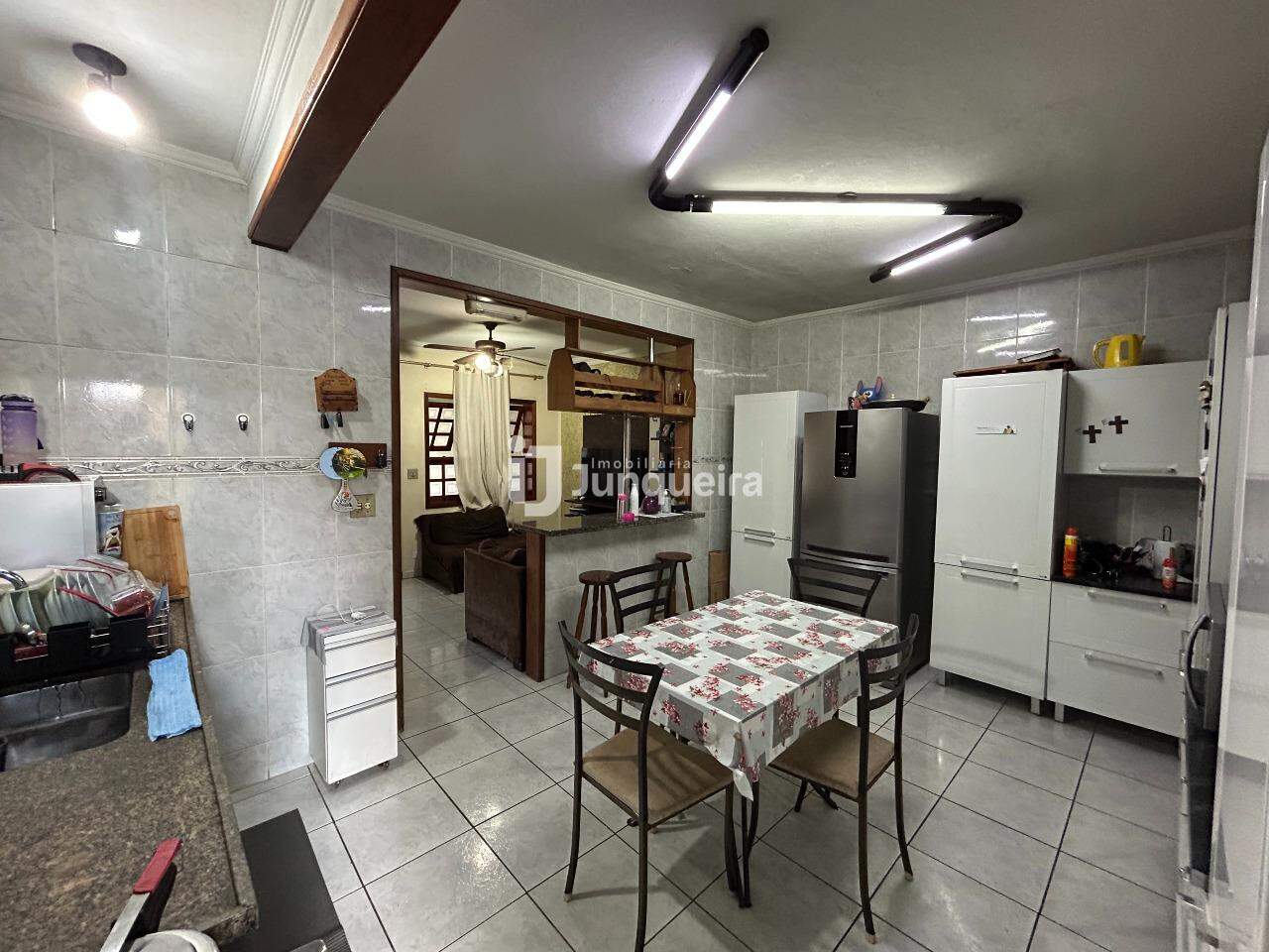 Casa à venda, 4 quartos, sendo 1 suíte, 2 vagas, no bairro Piracicamirim em Piracicaba - SP