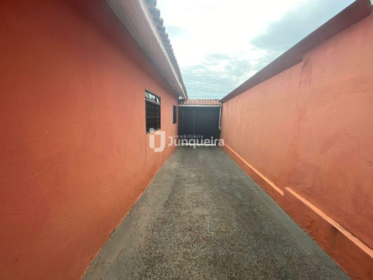 Casa à venda, 3 quartos, 4 vagas, no bairro Vila Rezende em Piracicaba - SP