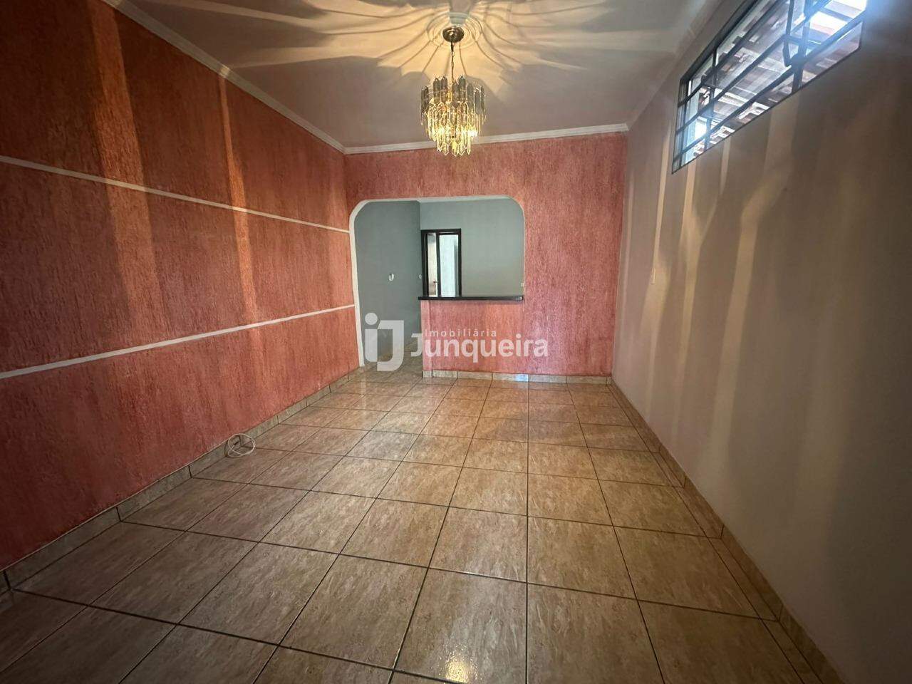 Casa para alugar, 2 quartos, sendo 1 suíte, 2 vagas, no bairro Vila Industrial em Piracicaba - SP