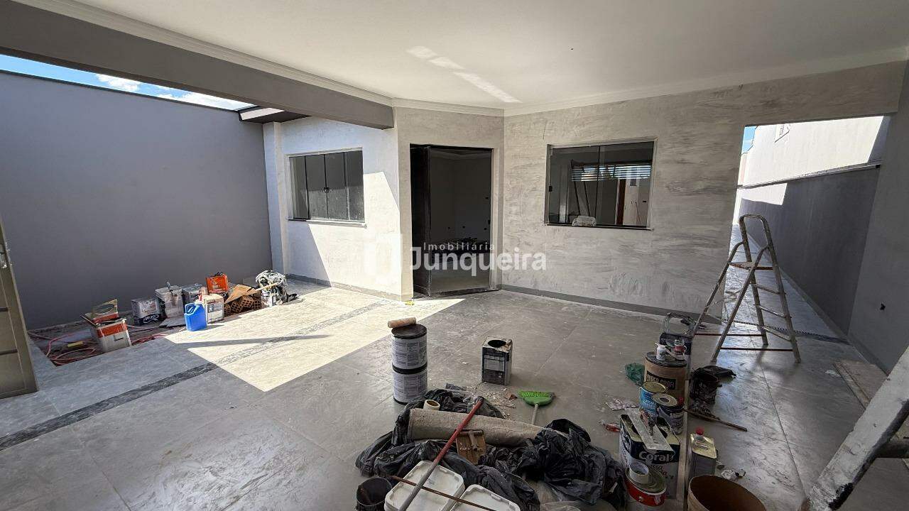 Casa para alugar, 3 quartos, sendo 1 suíte, 2 vagas, no bairro Santa Terezinha em Piracicaba - SP
