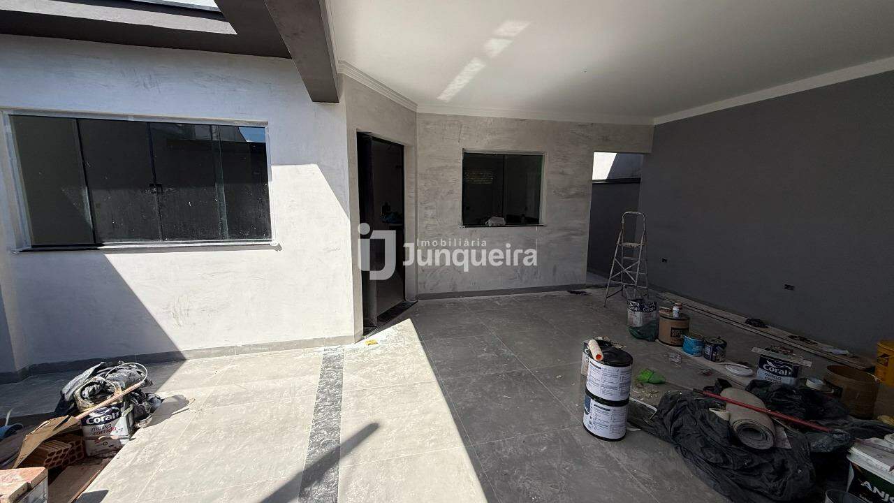 Casa para alugar, 3 quartos, sendo 1 suíte, 2 vagas, no bairro Santa Terezinha em Piracicaba - SP