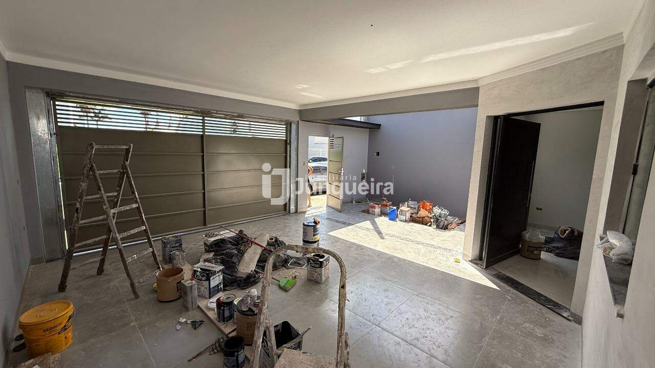 Casa para alugar, 3 quartos, sendo 1 suíte, 2 vagas, no bairro Santa Terezinha em Piracicaba - SP