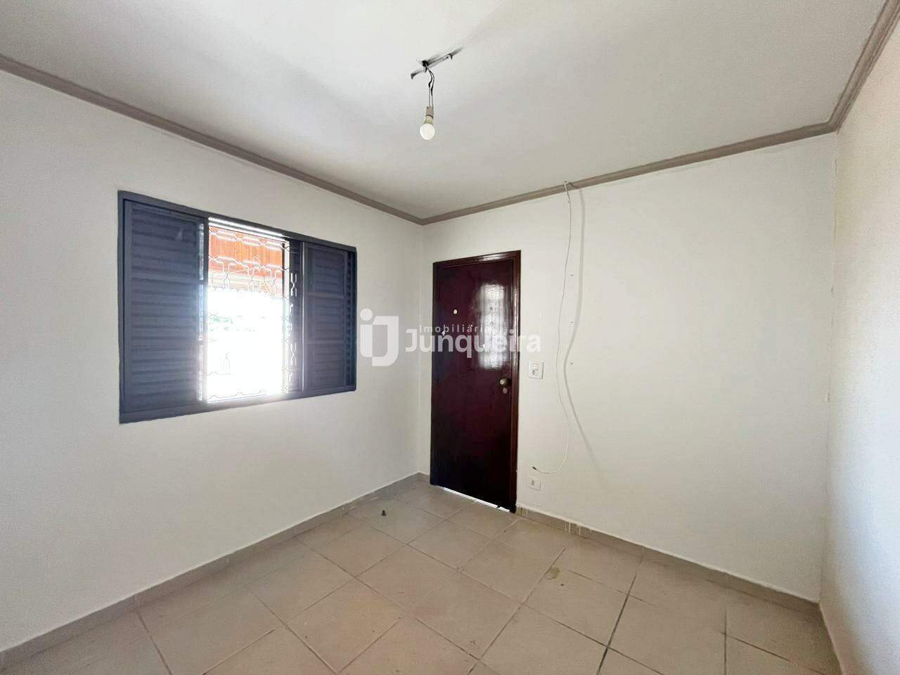 Casa para alugar, 3 quartos, sendo 1 suíte, 4 vagas, no bairro Jardim São Luiz em Piracicaba - SP