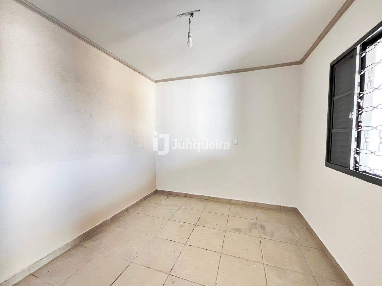 Casa para alugar, 3 quartos, sendo 1 suíte, 4 vagas, no bairro Jardim São Luiz em Piracicaba - SP