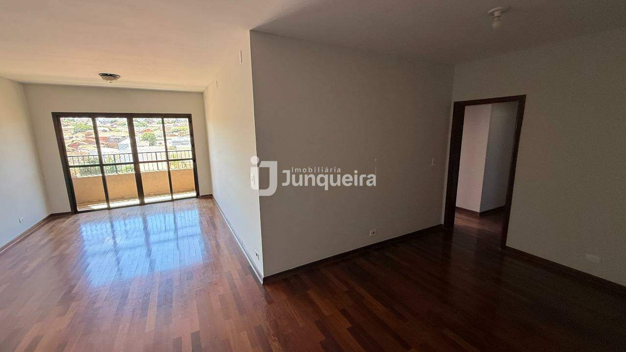 Apartamento para alugar no Edifício Faride Maluf Alves, 3 quartos, sendo 1 suíte, 2 vagas, no bairro São Judas em Piracicaba - SP