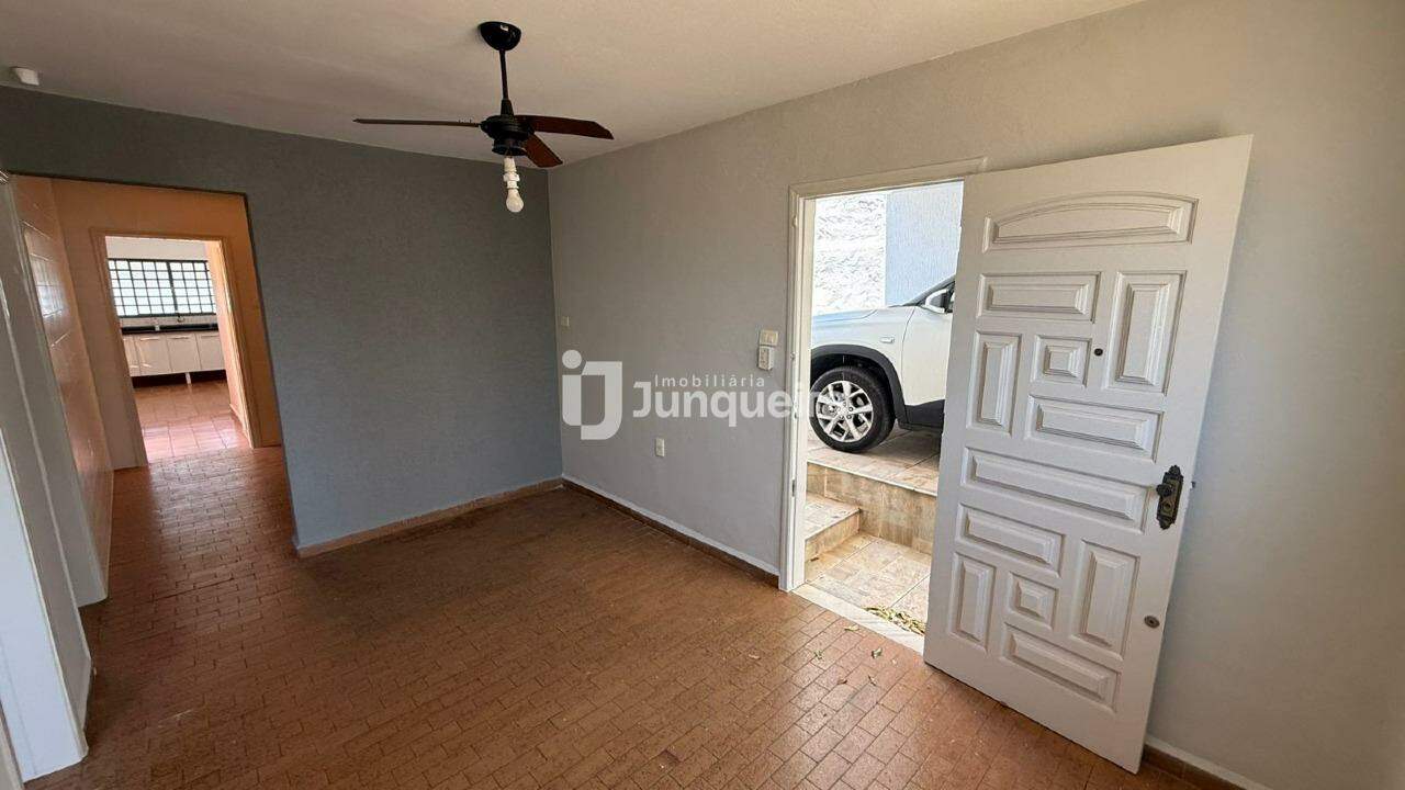 Casa para alugar, 2 quartos, 4 vagas, no bairro Jardim Planalto em Piracicaba - SP