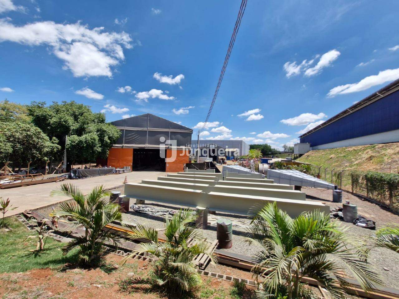 Galpão à venda, no bairro Unileste em Piracicaba - SP