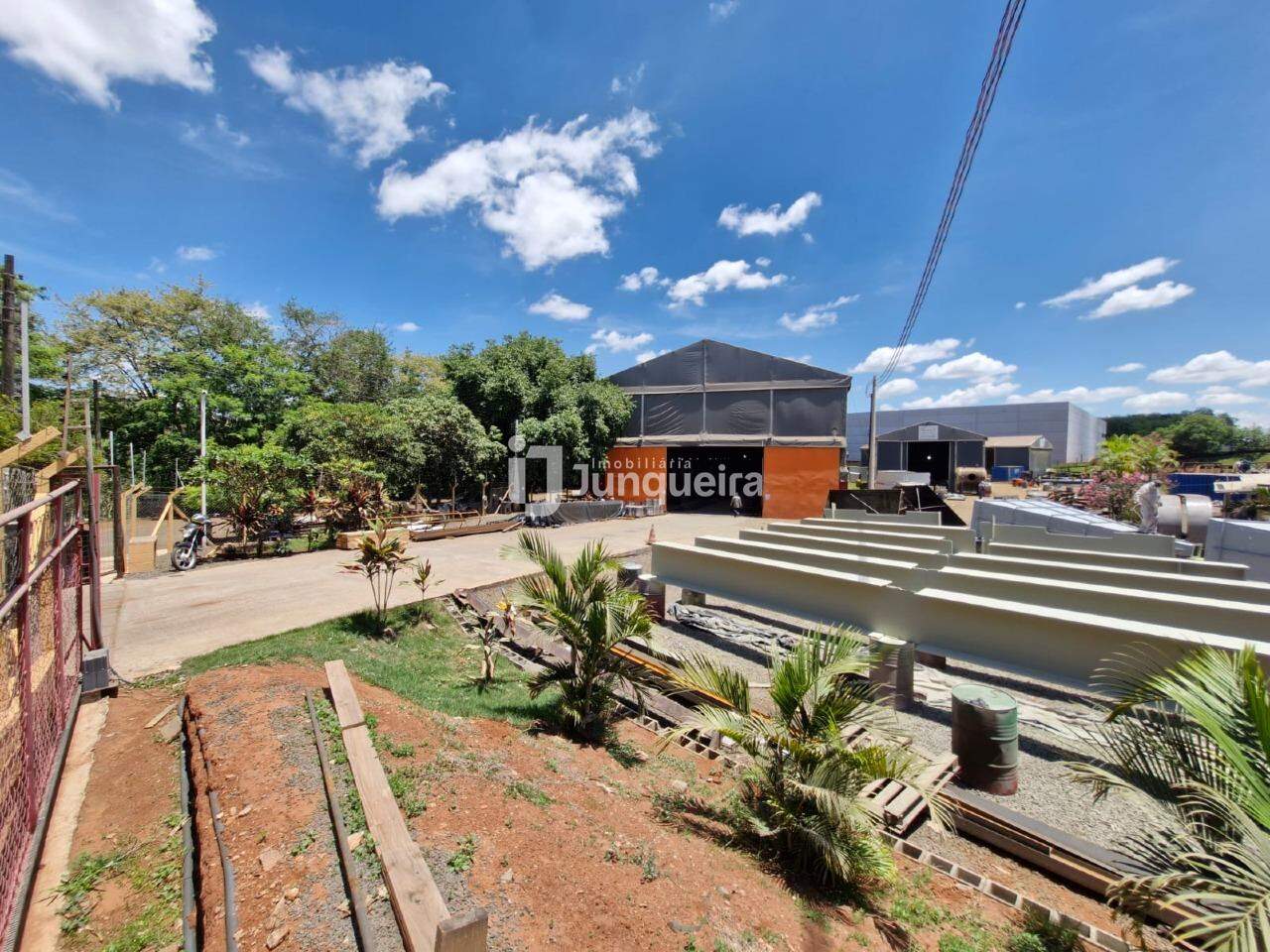 Galpão à venda, no bairro Unileste em Piracicaba - SP