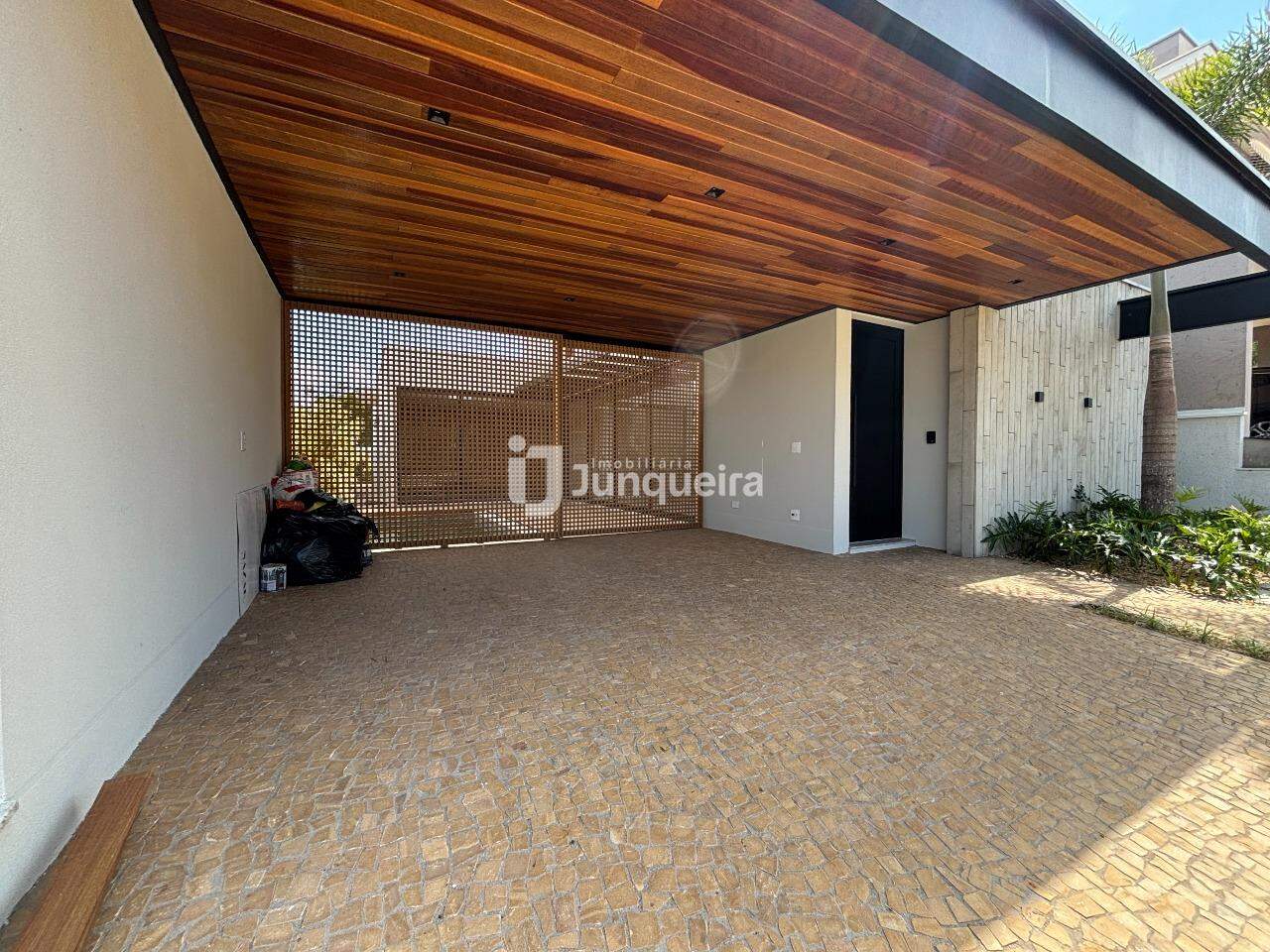 Casa em Condomínio à venda no Damha I, 3 quartos, sendo 3 suítes, 4 vagas, no bairro Damha I em Piracicaba - SP