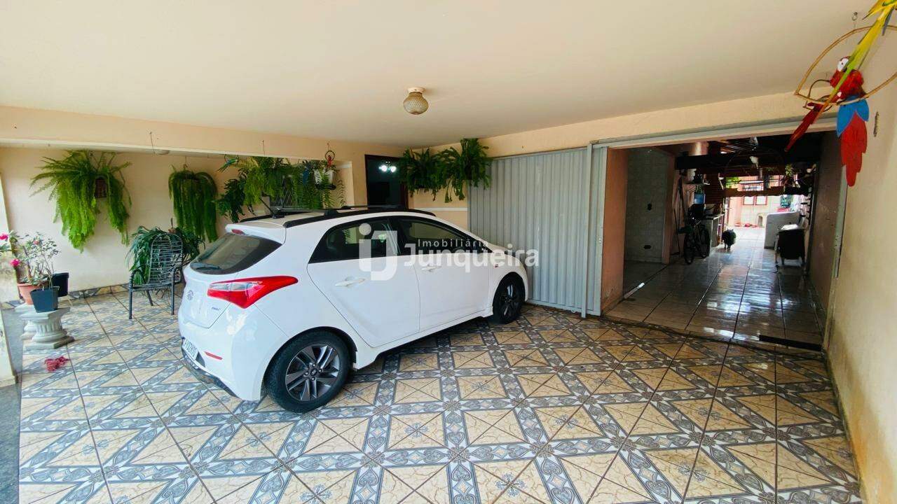 Casa à venda, 3 quartos, 3 vagas, no bairro Santa Terezinha em Piracicaba - SP