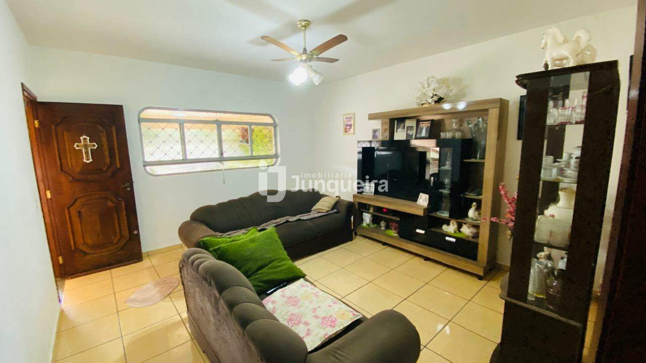 Casa à venda, 3 quartos, 3 vagas, no bairro Santa Terezinha em Piracicaba - SP