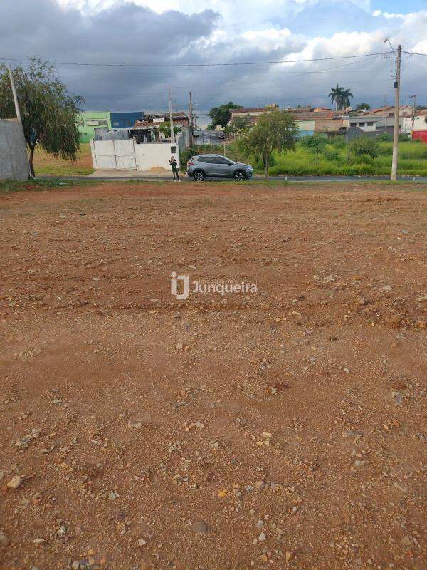 Terreno à venda, no bairro Jardim Residencial Cambuy em Piracicaba - SP