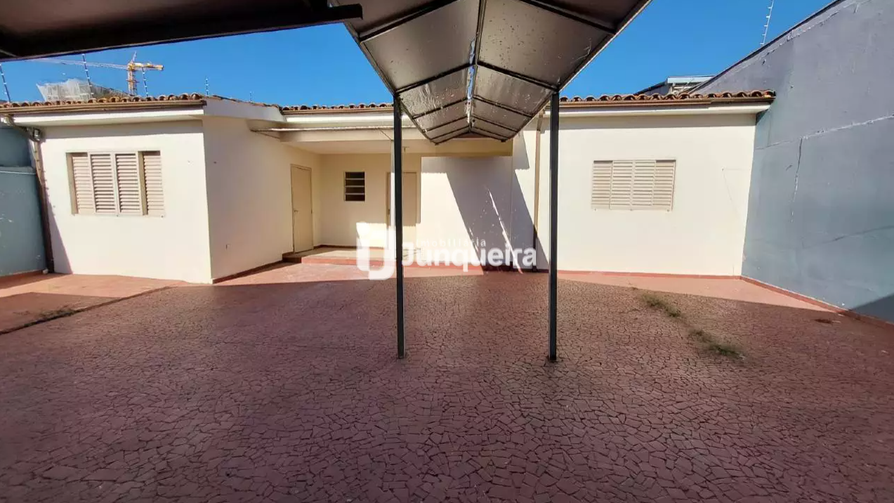 Casa Comercial à venda, 4 quartos, sendo 1 suíte, 4 vagas, no bairro Centro em Piracicaba - SP