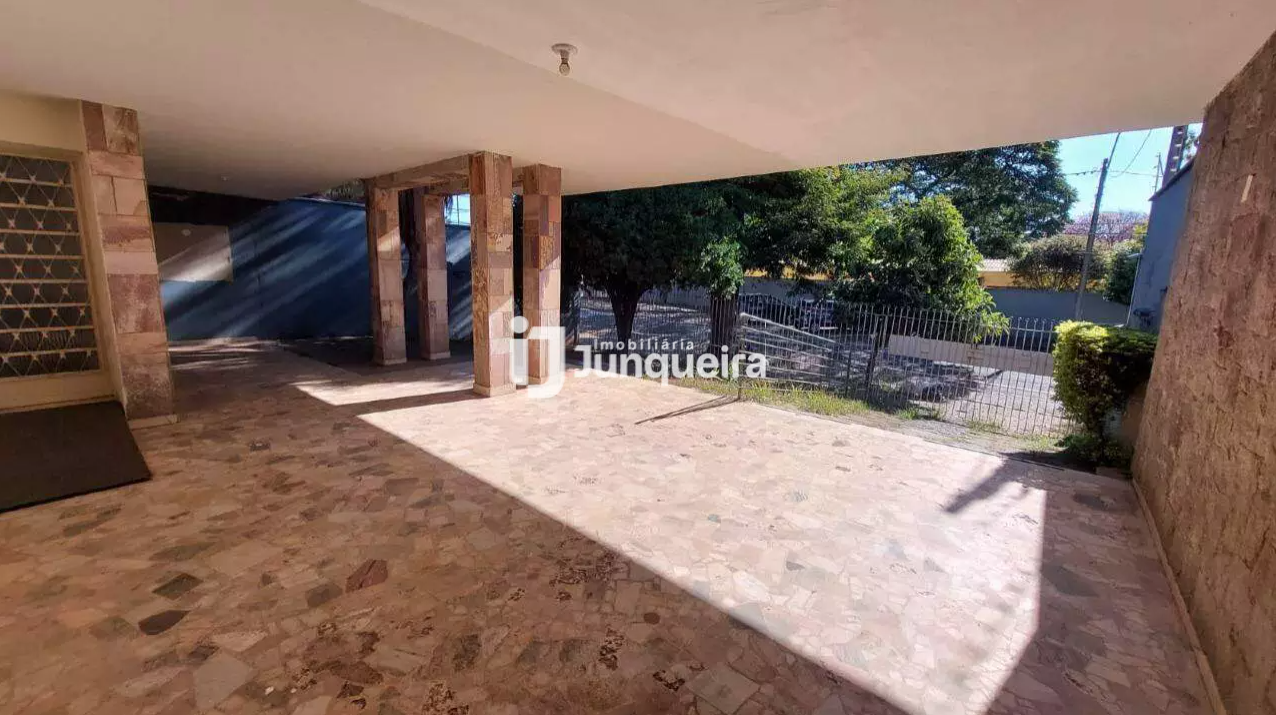 Casa Comercial à venda, 4 quartos, sendo 1 suíte, 4 vagas, no bairro Centro em Piracicaba - SP