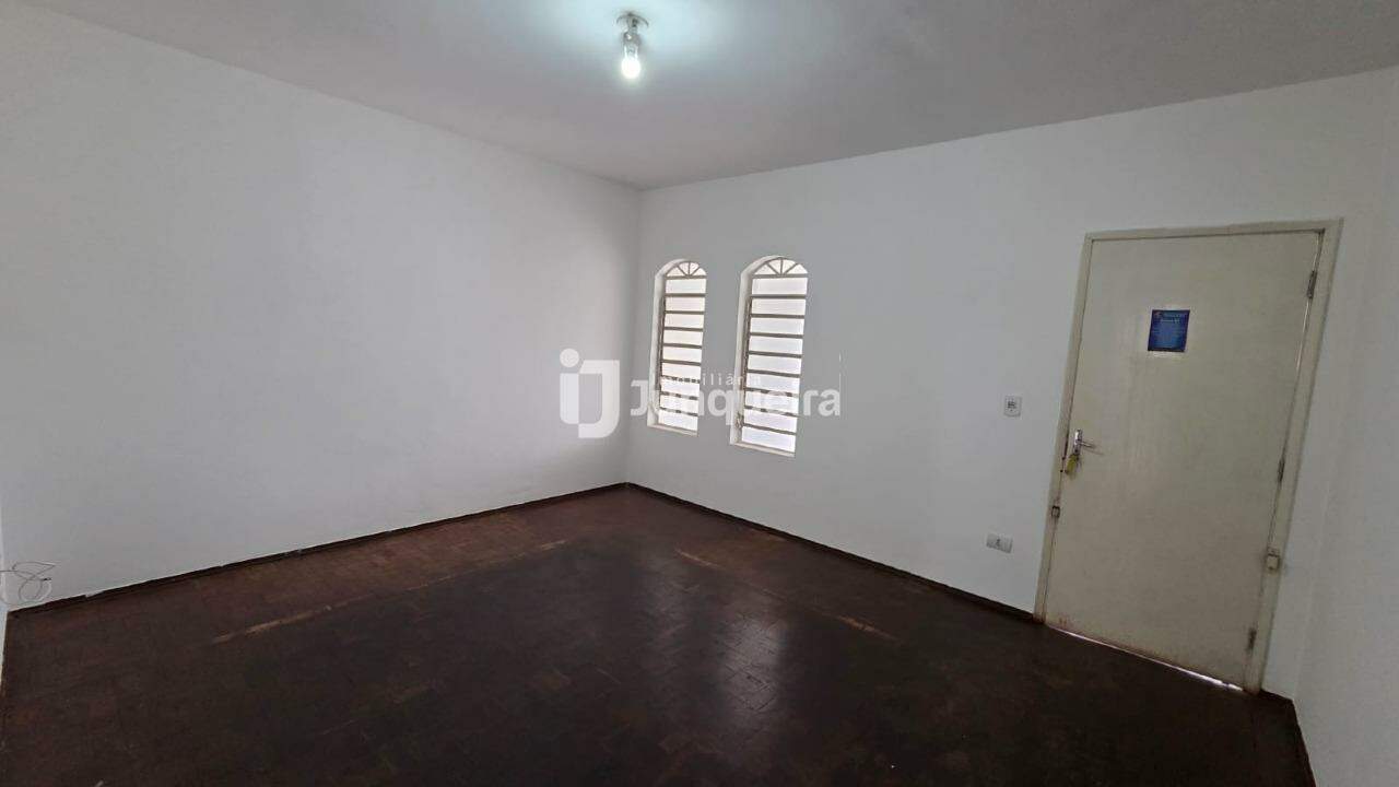 Casa à venda, 2 quartos, 2 vagas, no bairro Piracicamirim em Piracicaba - SP