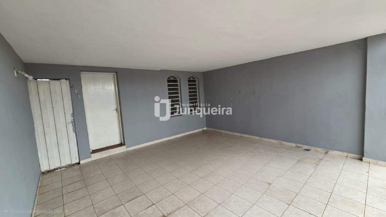 Casa à venda, 2 quartos, 2 vagas, no bairro Piracicamirim em Piracicaba - SP