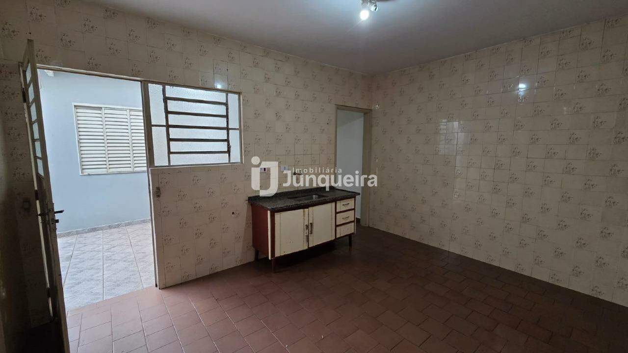 Casa à venda, 2 quartos, 2 vagas, no bairro Piracicamirim em Piracicaba - SP