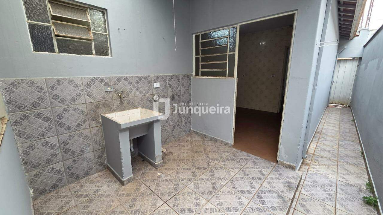 Casa à venda, 2 quartos, 2 vagas, no bairro Piracicamirim em Piracicaba - SP