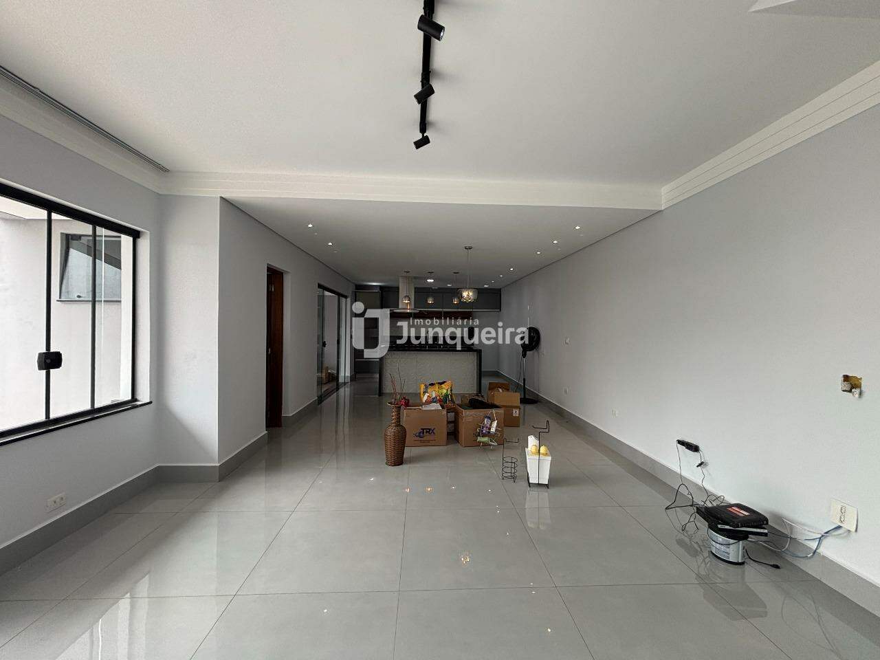 Casa à venda, 3 quartos, sendo 1 suíte, 4 vagas, no bairro Nova Piracicaba em Piracicaba - SP