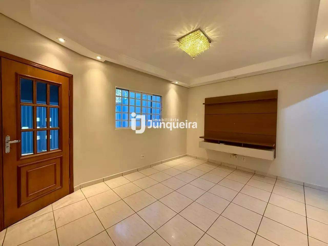 Casa para alugar, 3 quartos, sendo 1 suíte, 2 vagas, no bairro Santa Rosa Ipês em Piracicaba - SP