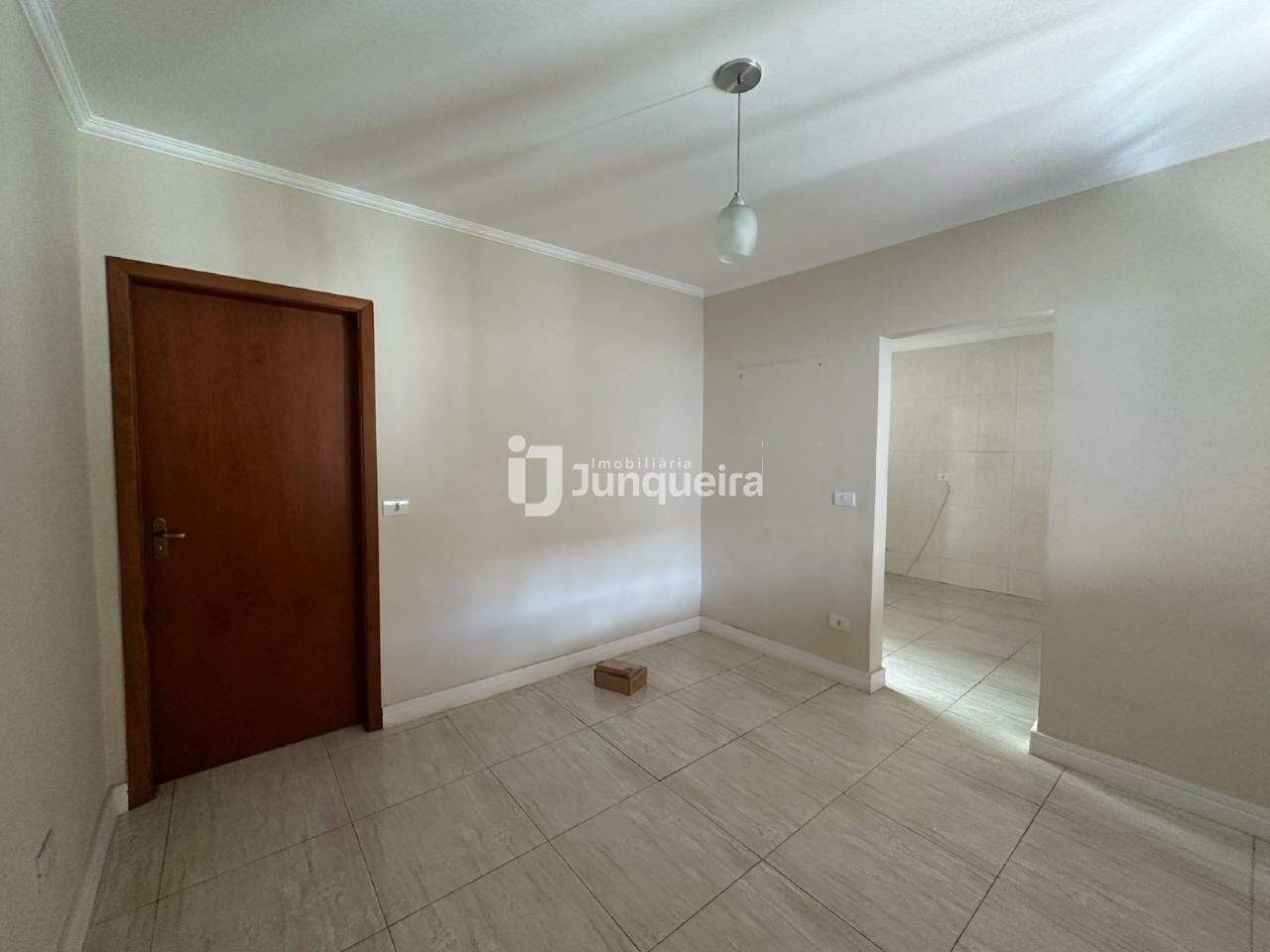 Casa à venda, sendo 2 suítes, 4 vagas, no bairro Vila Rezende em Piracicaba - SP