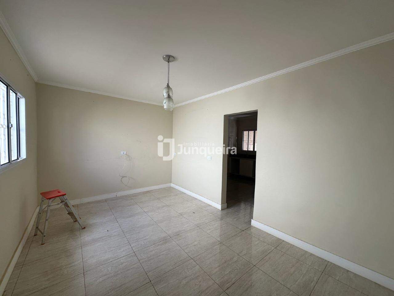 Casa à venda, sendo 2 suítes, 4 vagas, no bairro Vila Rezende em Piracicaba - SP