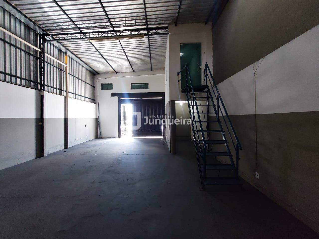 Galpão para alugar, 3 vagas, no bairro Jardim Califórnia em Piracicaba - SP