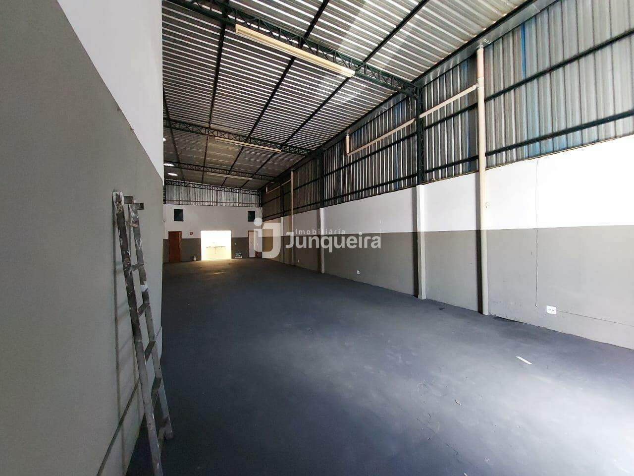 Galpão para alugar, 3 vagas, no bairro Jardim Califórnia em Piracicaba - SP