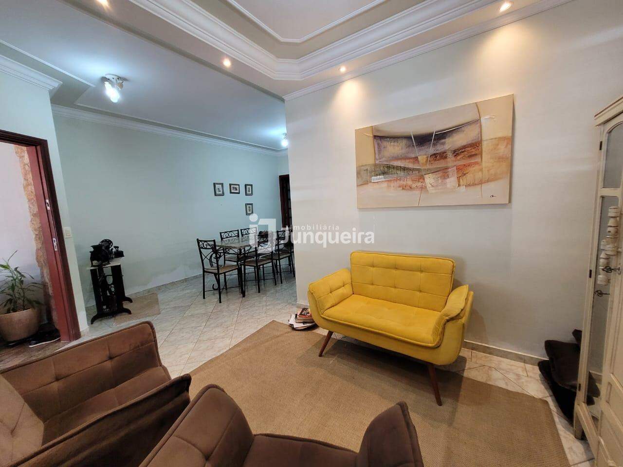 Casa para alugar, 3 quartos, sendo 1 suíte, 2 vagas, no bairro Piracicamirim em Piracicaba - SP