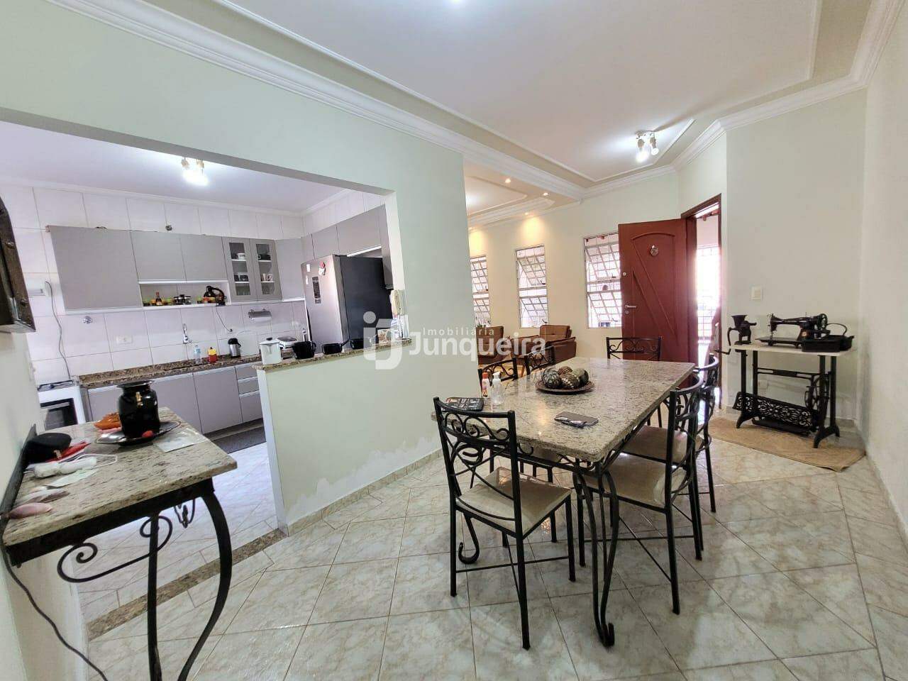 Casa para alugar, 3 quartos, sendo 1 suíte, 2 vagas, no bairro Piracicamirim em Piracicaba - SP