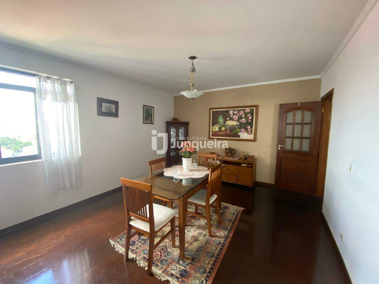 Apartamento à venda no Comendador Antonio Romano, 3 quartos, sendo 1 suíte, 2 vagas, no bairro Cidade Alta em Piracicaba - SP